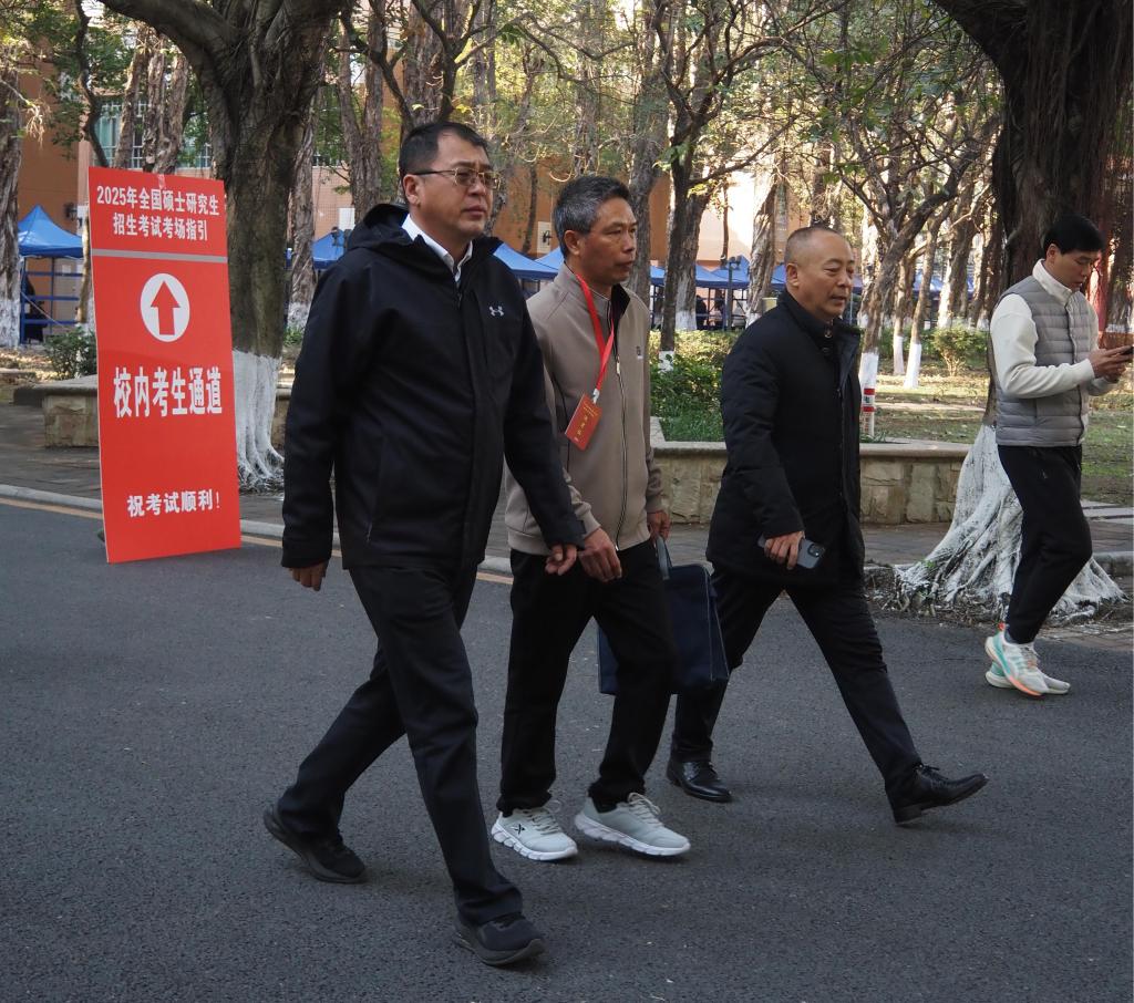 校长闫相斌带队巡视福利导航
考点准备情况.JPG 校长闫相斌带队巡视福利导航
考点准备情况.JPG
