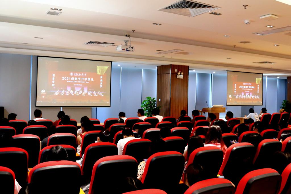开学典礼全景.jpg