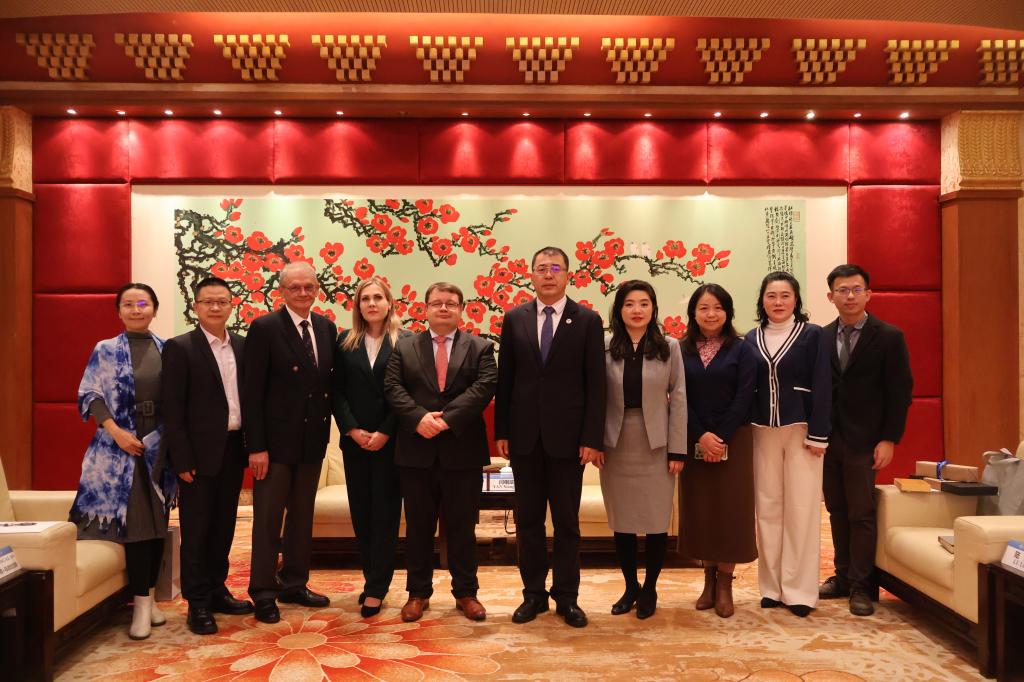 54f0ea748b6811644624c878fad135bjpg