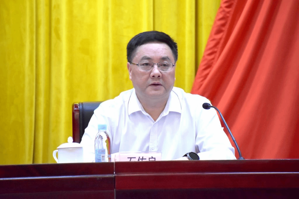 石佑启讲话.png 石佑启讲话.png