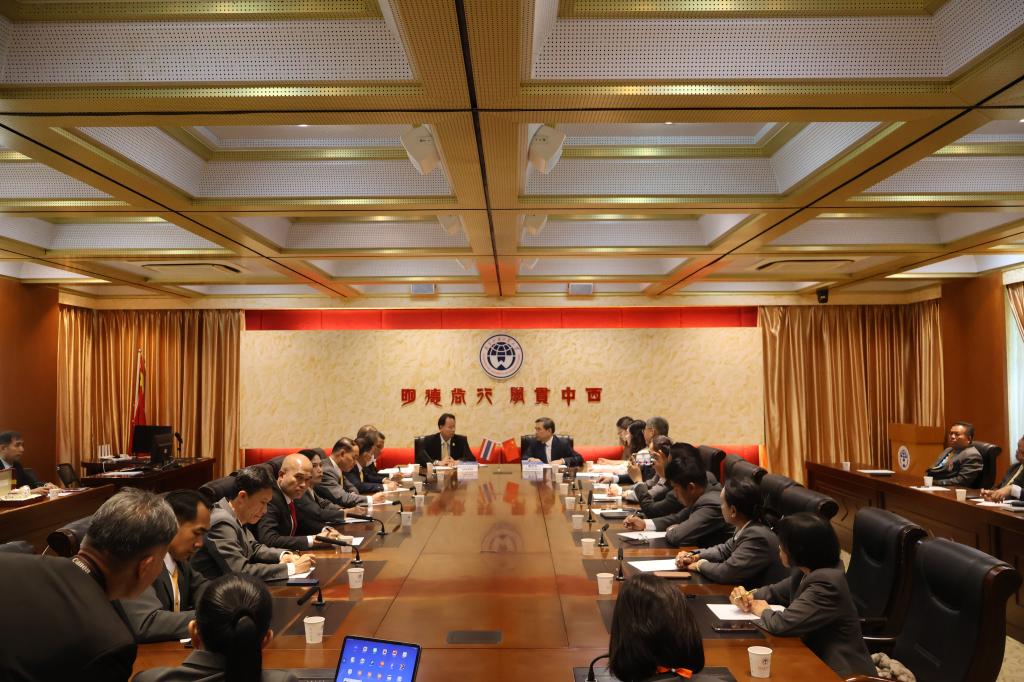 会谈现场(对视).jpg 会谈现场(对视).jpg