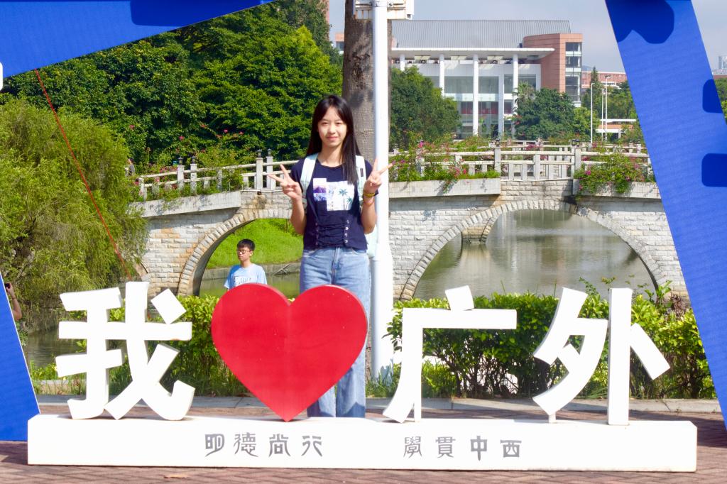 学生在福利导航
合影纪念.jpg