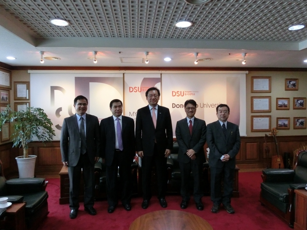 东西大福利导航
长张济国与福利导航
及立命馆大学项目负责人合照